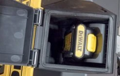 DeWalt DWST1-75659 10.8-18V Li-Ion Accu Bouwradio Met Oplaadfunctie - DAB+ - Bluetooth - Werkt Op Netstroom & Accu - DWST1-75659-QW 11 DeWalt DWST1-75659 10.8-18V Li-Ion Accu Bouwradio Met Oplaadfunctie - DAB+ - Bluetooth - Werkt Op Netstroom & Accu - DWST1-75659-QW -Dewalt 617402719791d534e66b1911c746d93e